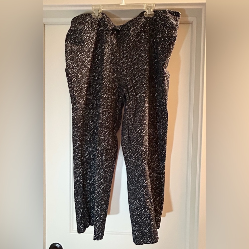 Zac & Rachel Woman Elastic Waist Black and White Pant 20W